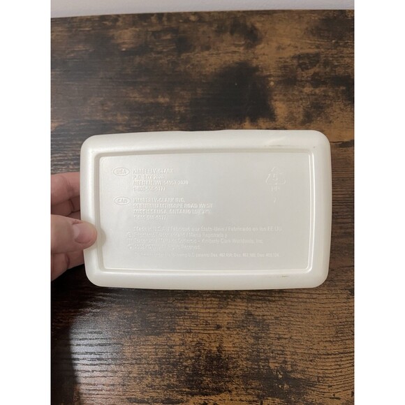Kleenex Splash'n Go Moist Wipes Refillable Tub Hard Shell Container RARE - EMPTY - Picture 3 of 7